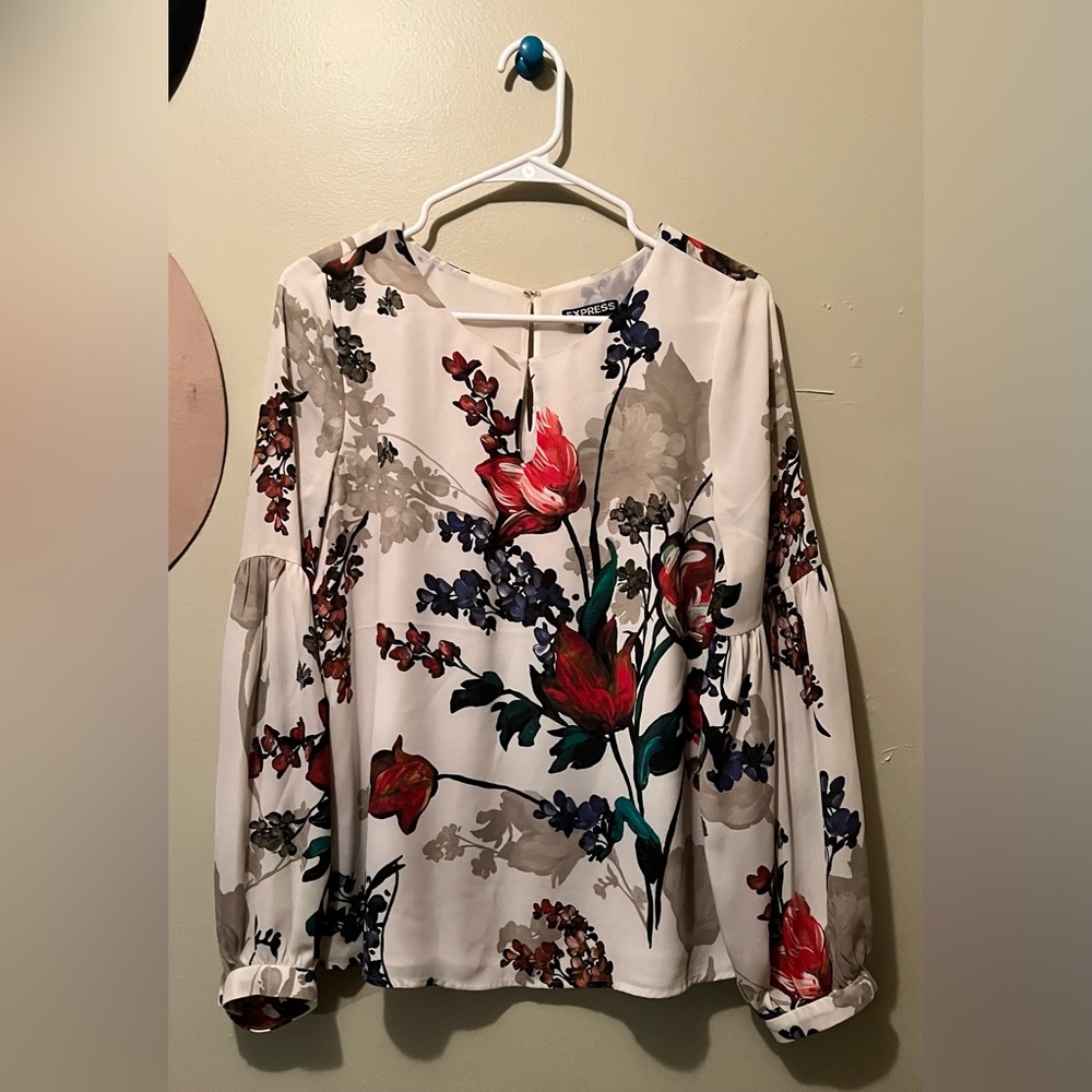 Express Balloon Sleeve Blouse
